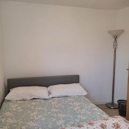 Room Near Heathrow Airport ฮิลลิงดัน ภายนอก รูปภาพ