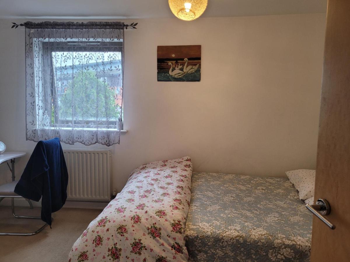 Room Near Heathrow Airport ฮิลลิงดัน ภายนอก รูปภาพ